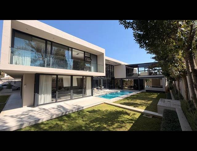 4 BEDROOM HOUSE FOR SALE IN SANDHURST